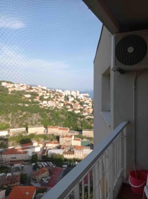 Bright And Charming Studio Apartment Rijeka Ngoại thất bức ảnh