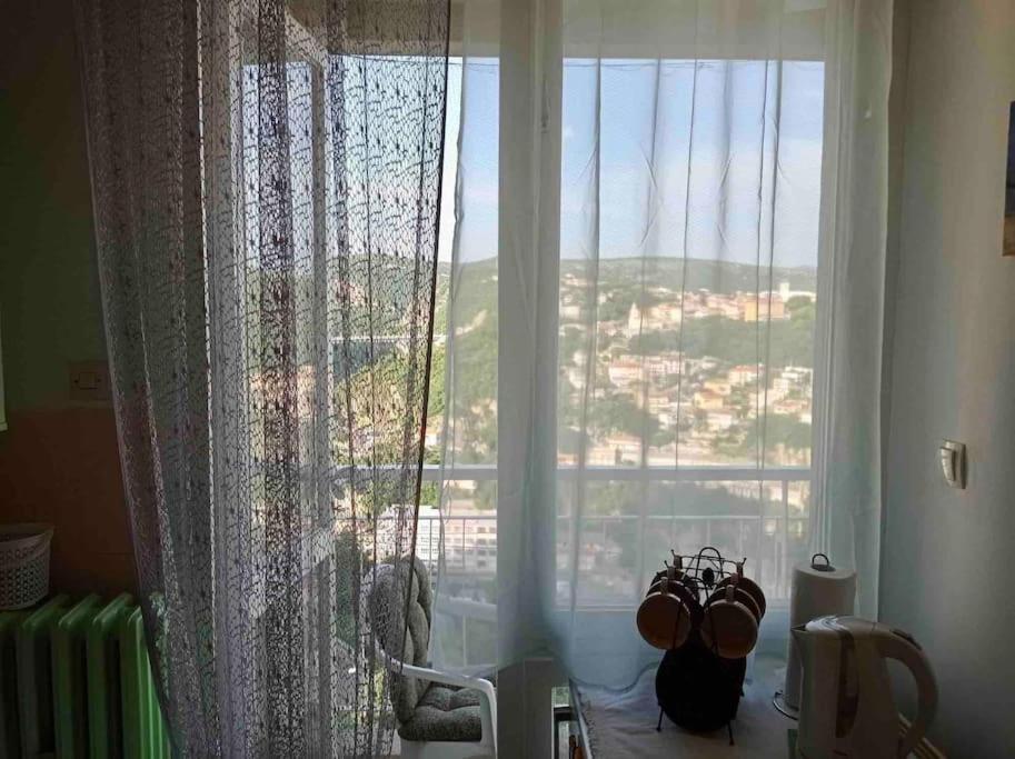 Bright And Charming Studio Apartment Rijeka Ngoại thất bức ảnh